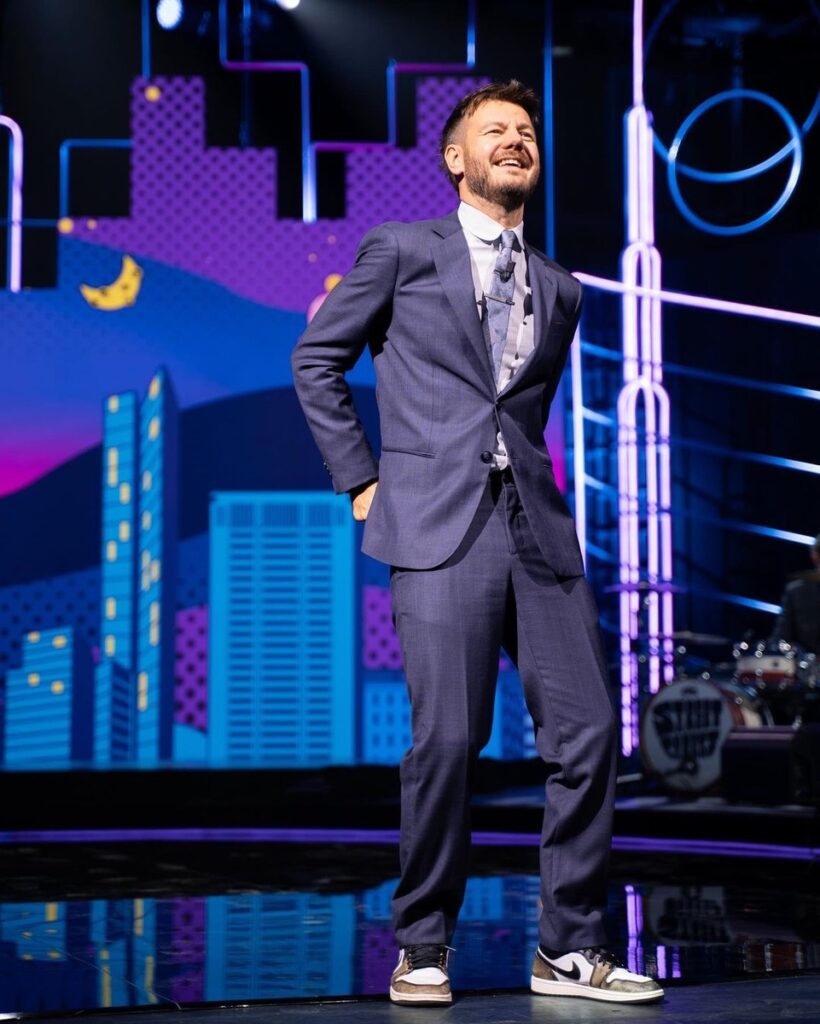 “DA VICINO NESSUNO È NORMALE”, the new show by Alessandro Cattelan in prime time on Rai2!